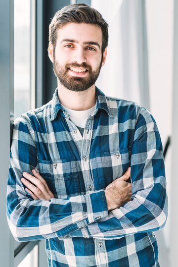 joven camisa sonriendo profesional